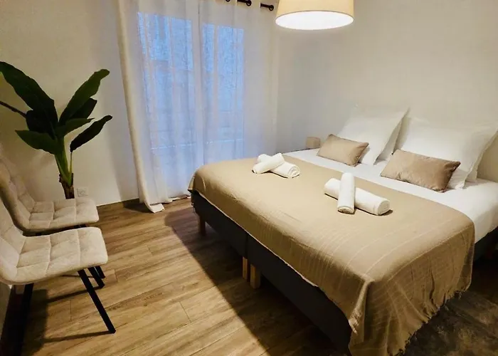 Foch Riviera, D'exception Sur Antibes, T3 4 à 6 Personnes *